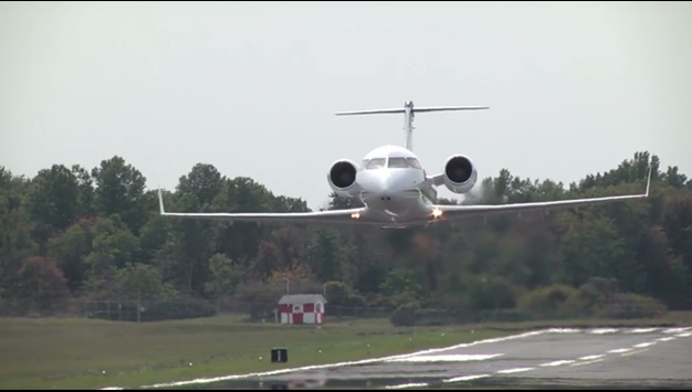 Challenger 604 take off